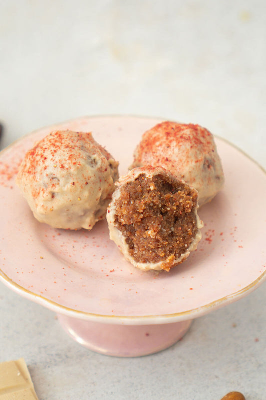 Weiße Schokoladen-Erdbeer-Trüffel