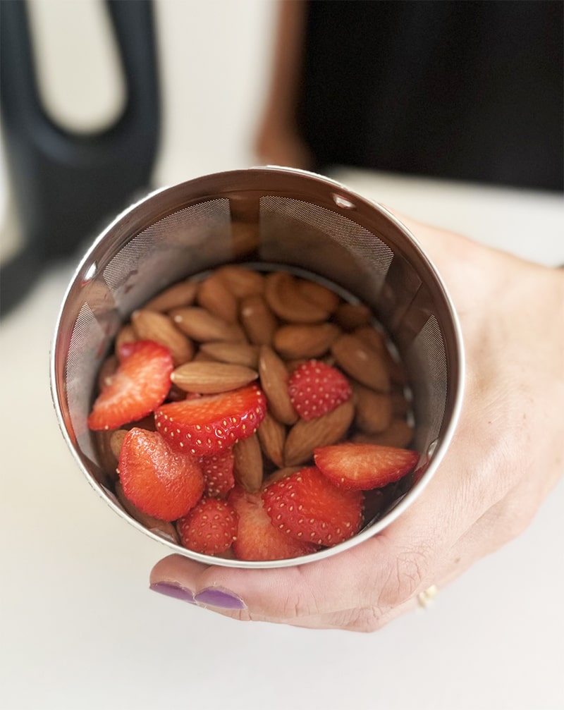 Lait à la fraise et aux amandes
