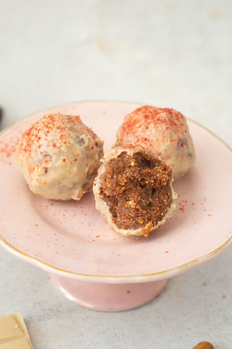 Truffes au chocolat blanc et à la fraise