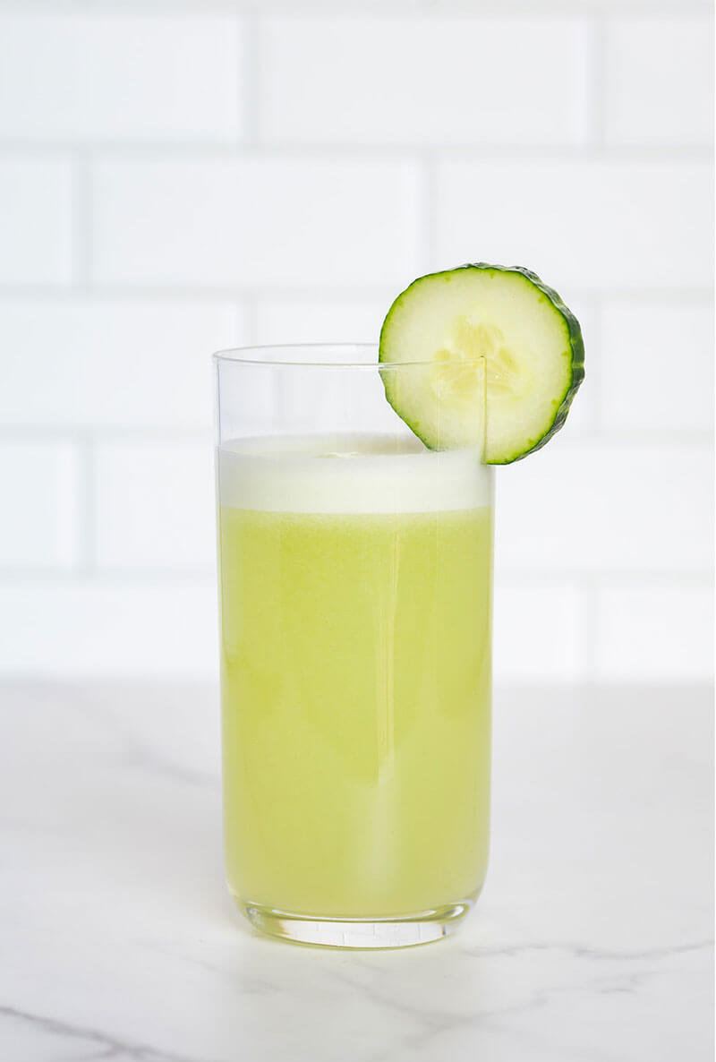 Eau vitaminée au citron et à la menthe